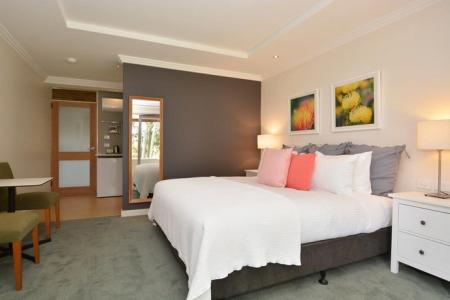 Romantic Resorts & Couple Holidays near Canberra