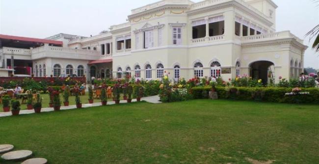 surya hotel varanasi swimming pool