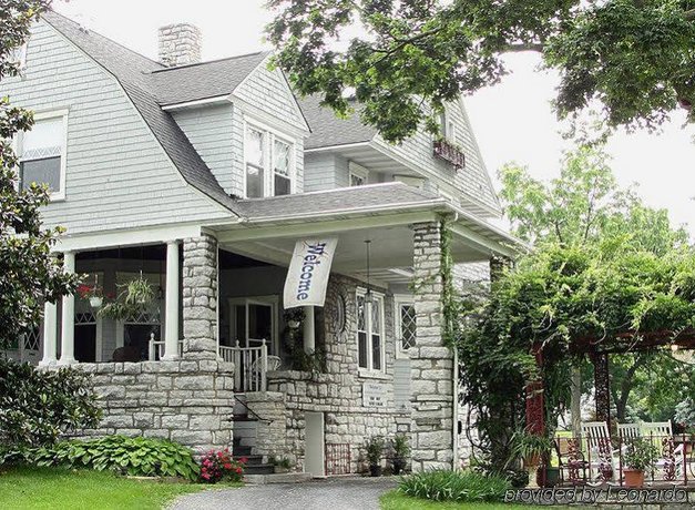 The Stonewall Jackson Inn Bed And Breakfast,Shenandoah National Park ...