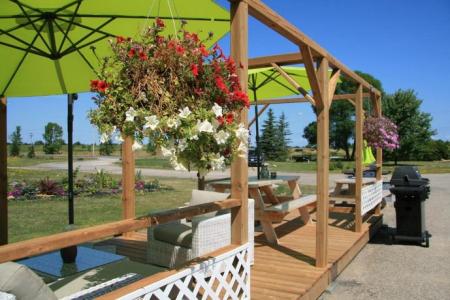 Top 9 Resorts in Manitoulin Island |Places to stay in Manitoulin Island